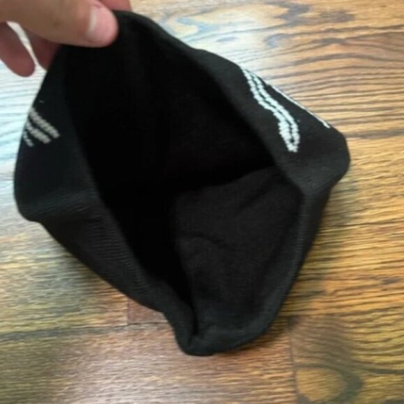 New Arc'teryx Black Beanie with White Logo - Picture 2 of 3